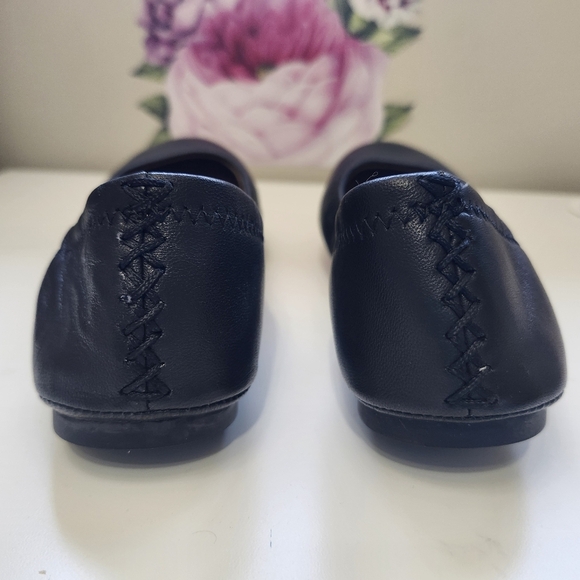 BNWOT Lucky Brand Sz 7 Black Leather Emmie Flats Balletcore Preppy Minimalist - Picture 5 of 11